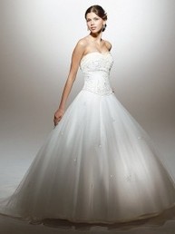 Lund and Taylor Bridal Gallerie - Northern Wisconsin Bridal Salon